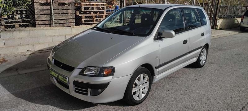 Usado Mitsubishi Space Star Plus 114 CV (83 kW) 2004 Gris Monovolumen