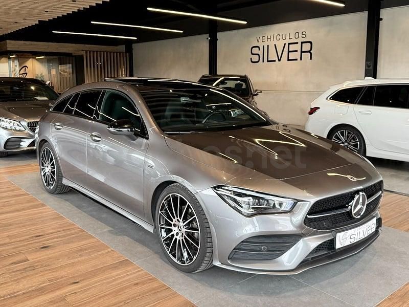 Usado Mercedes CLA200 Shooting Brake 163 CV (119 kW) 2022 Gris / plata Familiar