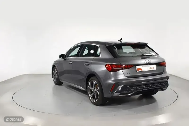 Usado Audi A3 Sportback e-tron S-Line 204 CV (150 kW) 2025 Gris Utilitario