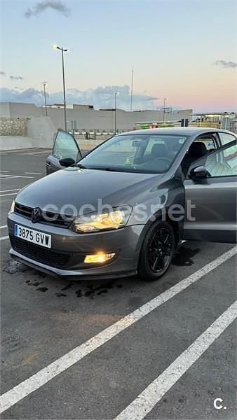 Usado VW Polo Advance 85 CV (62 kW) 2010 Negro Utilitario