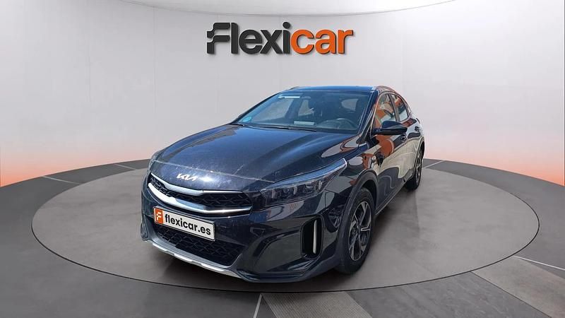 Usado Kia XCeed 101 HP (74 kW) 2024 Preto SUV