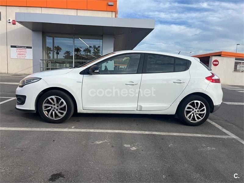 Usado Renault Mégane LIMITED 95 CV (69 kW) 2015 Blanco Berlina