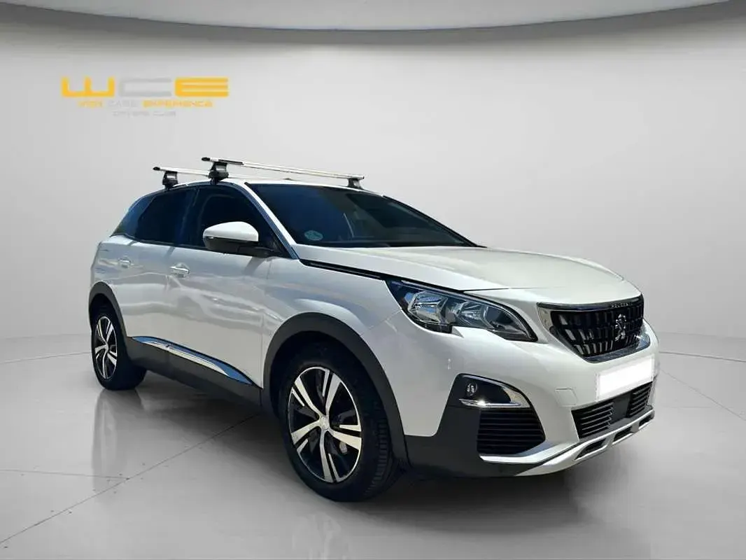 Usado Peugeot 3008 Allure 130 CV (95 kW) 2020 Blanco SUV