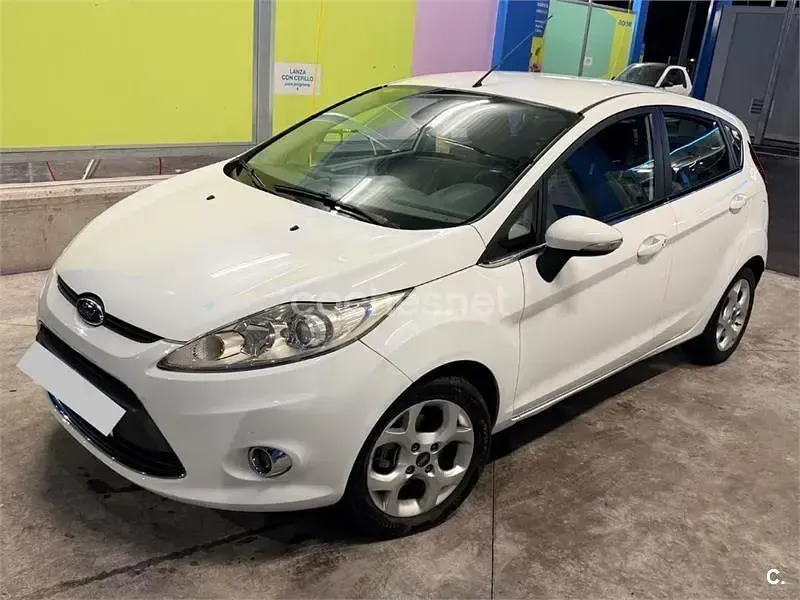 Usado Ford Fiesta Ghia 96 CV (70 kW) 2009 Blanco Berlina