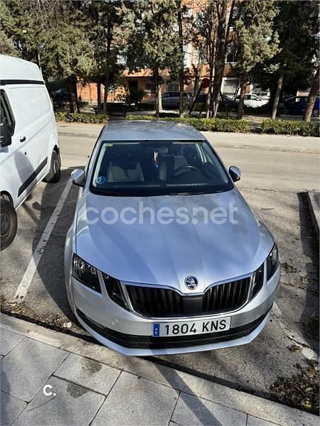Usado Skoda Octavia 110 CV (80 kW) 2018 Gris / plata Berlina