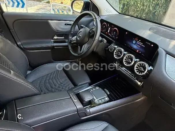 Usado Mercedes GLA250 218 CV (160 kW) 2023 Negro SUV