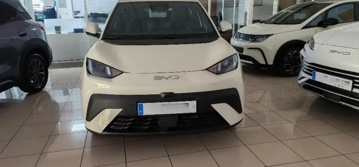 Nuevo BYD Dolphin Surf Boost 64 kW (88 CV) 2026 Apricity white Utilitario