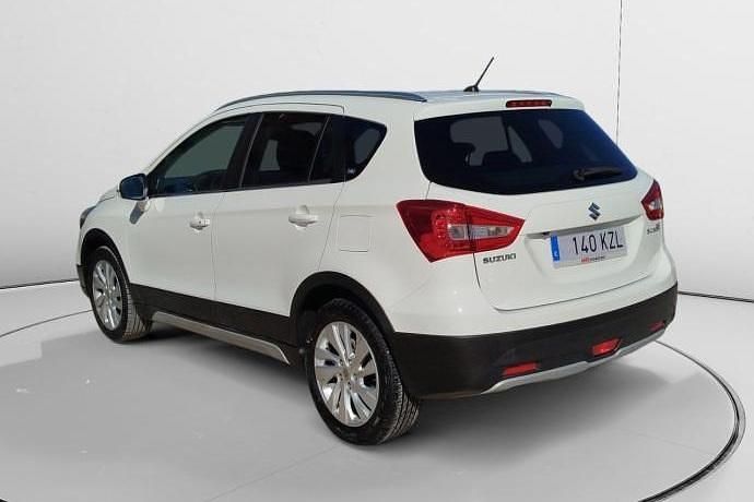 Usado Suzuki SX4 111 CV (81 kW) 2019