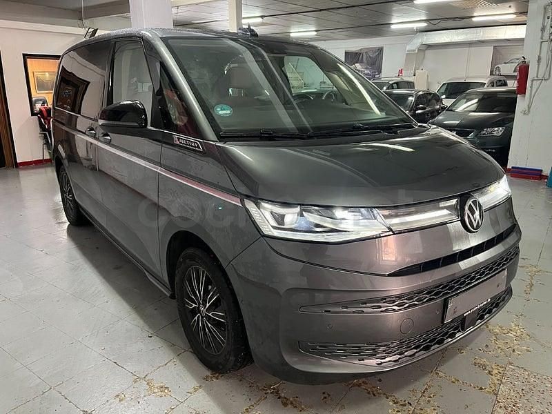 Usado VW Multivan Style 150 CV (110 kW) 2025 Gris / plata Van