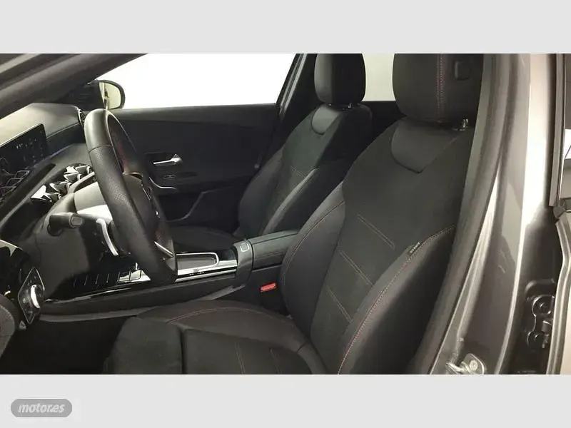 Usado Mercedes A250 218 CV (160 kW) 2025 Gris Berlina