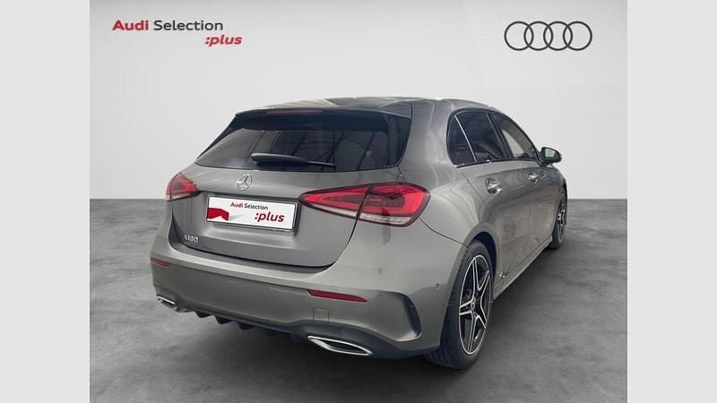 Usado Mercedes A180 136 CV (100 kW) 2021 Gris montaña magno Berlina