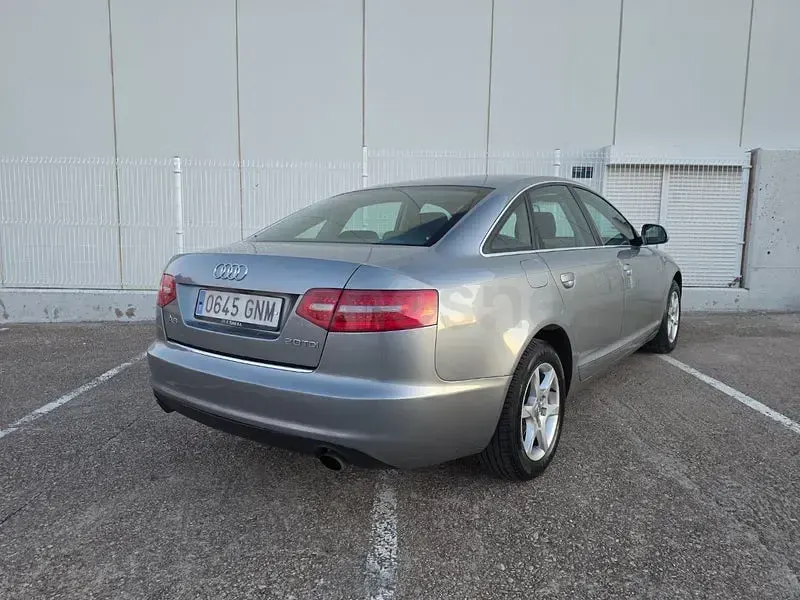 Usado Audi A6 170 CV (125 kW) 2009 Gris / plata Berlina