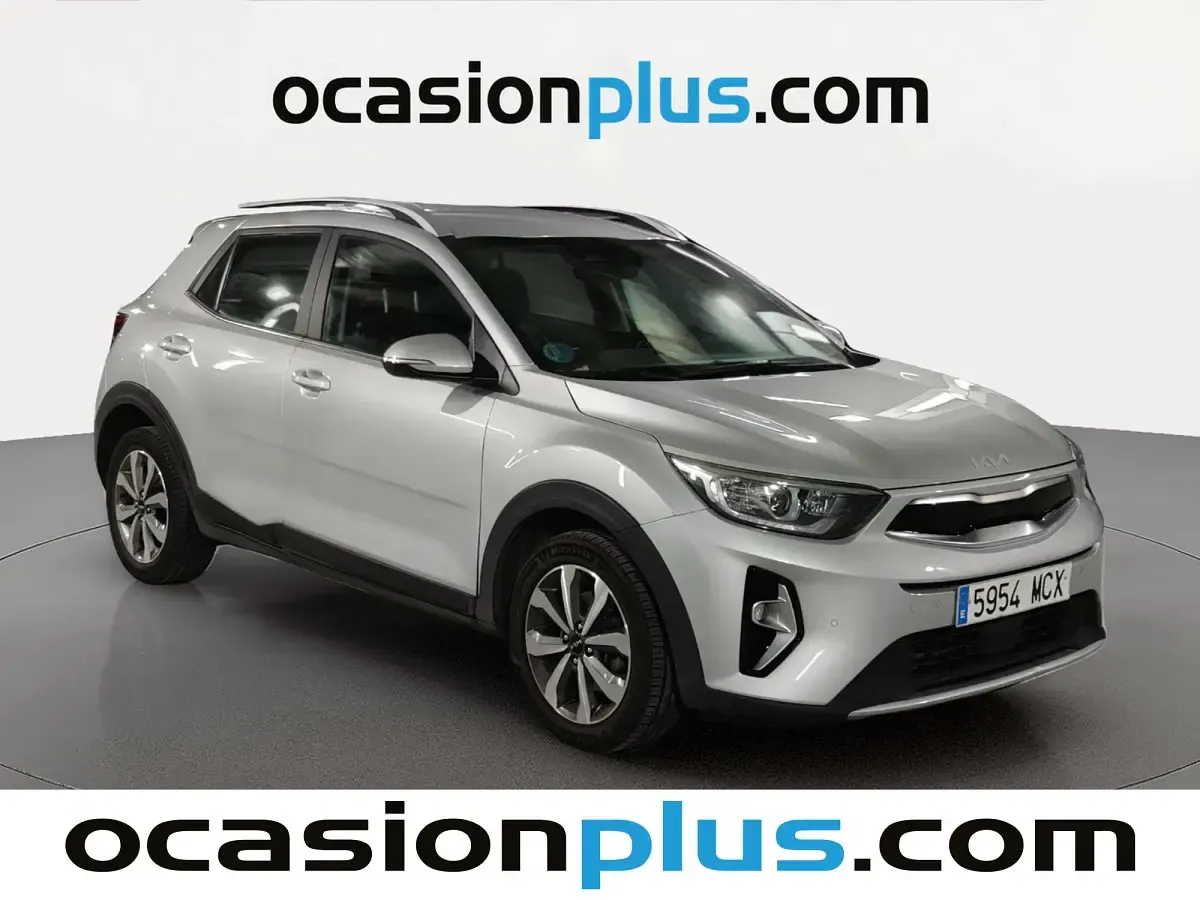 Usado Kia Stonic 101 CV (74 kW) 2022 Gris SUV