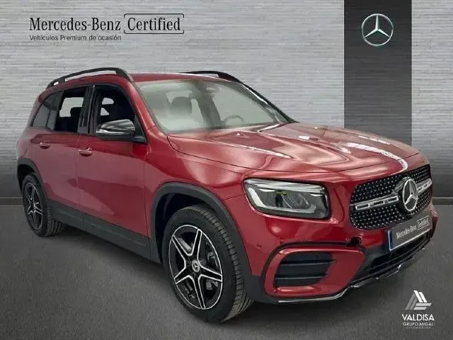 Usado Mercedes GLB200 150 CV (110 kW) 2025 Manufaktur rojo patagonia SUV