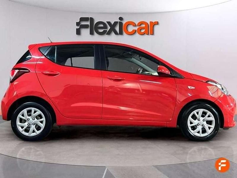 Usado Hyundai i10 67 CV (49 kW) 2020 Rojo Utilitario