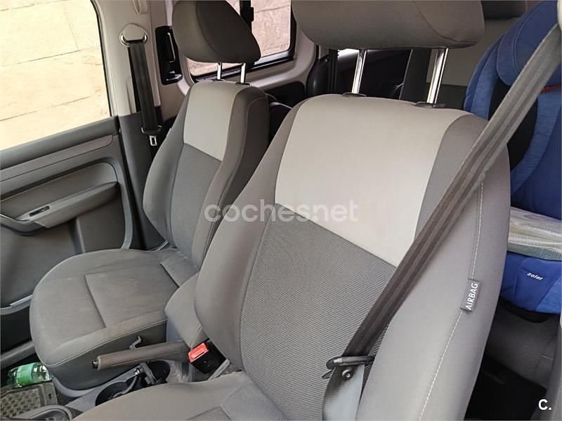 Usado VW Caddy Maxi Trendline 102 CV (75 kW) 2013 Gris / plata Monovolumen