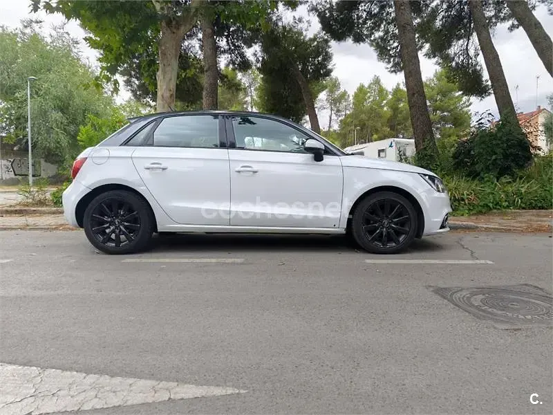 Usado Audi A1 Sportback Attraction 90 CV (66 kW) 2013 Blanco Utilitario