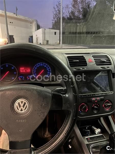 Negro Usado 2005 VW Golf IV Trendline Berlina | 3100 € (Buen precio) - Imagen 1/4
