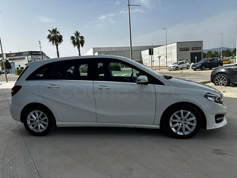 Usado Mercedes B180 109 CV (80 kW) 2016 Blanco Monovolumen
