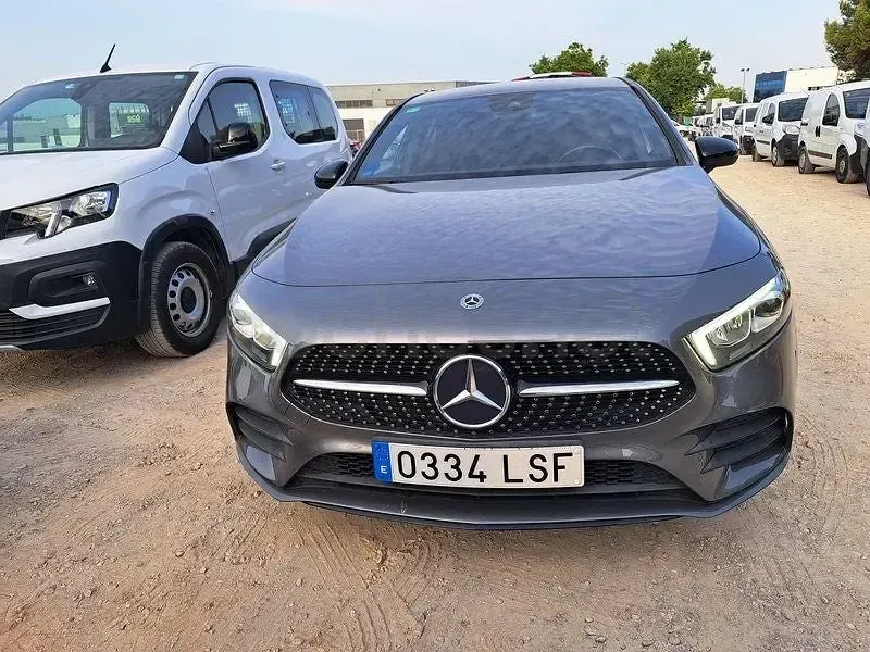Usado Mercedes A250 218 CV (160 kW) 2021 Gris / plata Berlina