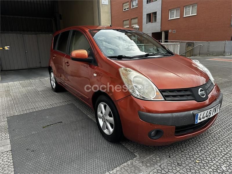 Usado Nissan Note Visia 88 CV (64 kW) 2007 Naranja Utilitario