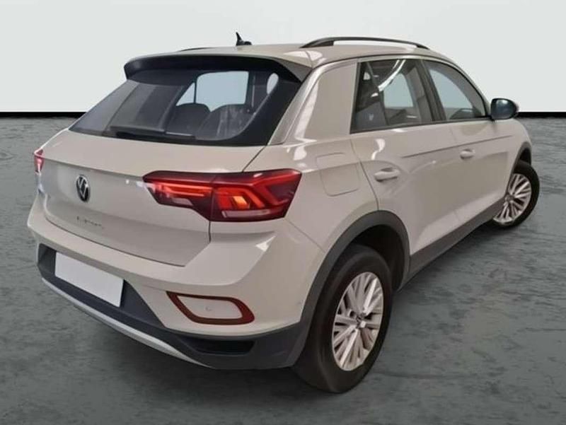 Usado VW T-Roc 110 CV (80 kW) 2023 Gris SUV