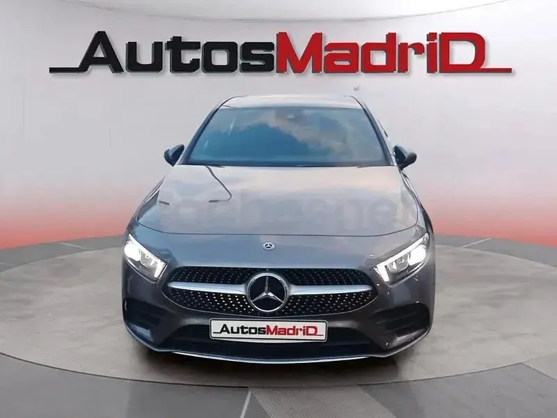 Usado Mercedes A200 150 CV (110 kW) 2019 Gris / plata Berlina