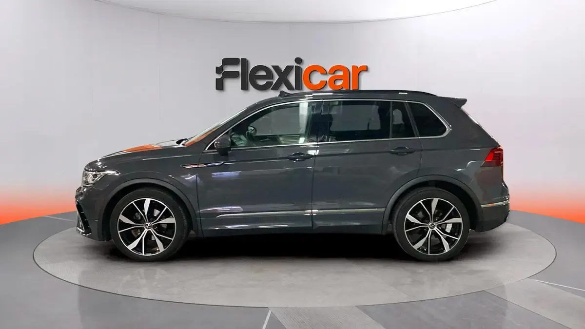 Usado VW Tiguan R-line 150 CV (110 kW) 2023 Gris SUV