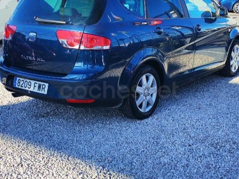 Usado Seat Altea XL 105 CV (77 kW) 2007 Azul Monovolumen
