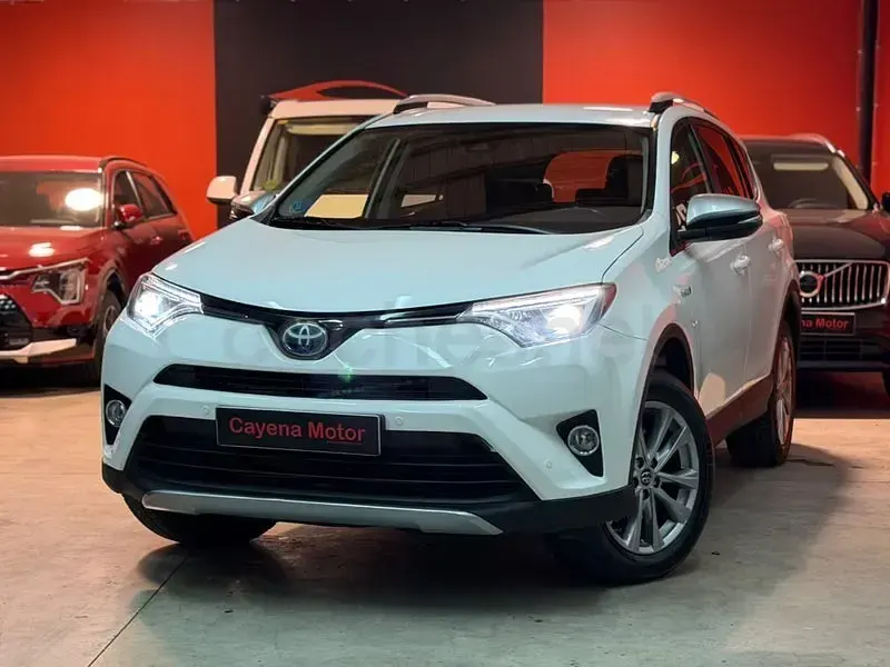 Usado Toyota RAV4 Hybrid Advance 197 CV (144 kW) 2017 Blanco SUV