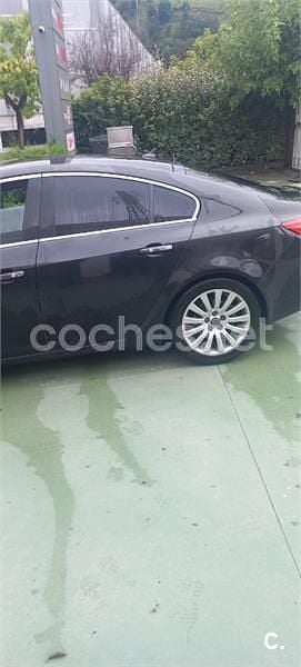 Usado Opel Insignia Edition 160 CV (117 kW) 2012 Negro Berlina