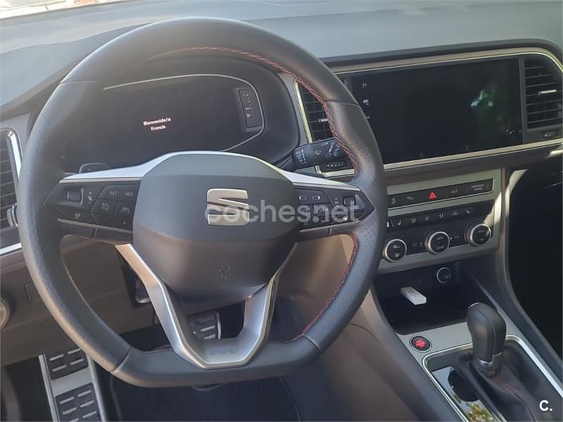 Usado Seat Ateca 4Drive 190 CV (139 kW) 2022 Gris / plata SUV