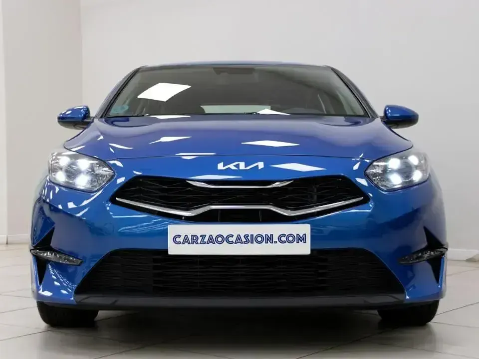 Usado Kia Ceed 100 CV (73 kW) 2025 Azul Utilitario