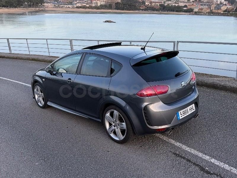 Usado Seat Leon FR 170 CV (125 kW) 2012 Gris / plata Berlina