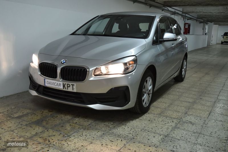 Plateado Usado 2018 BMW 216 Monovolumen | 15.900 € (Precio justo) - Imagen 1/4
