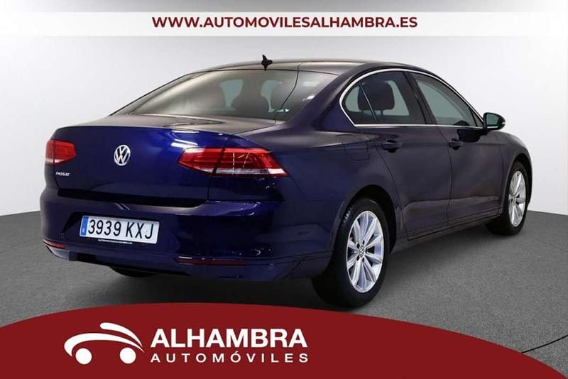 Usado VW Passat Advance 120 CV (88 kW) 2019 Berlina