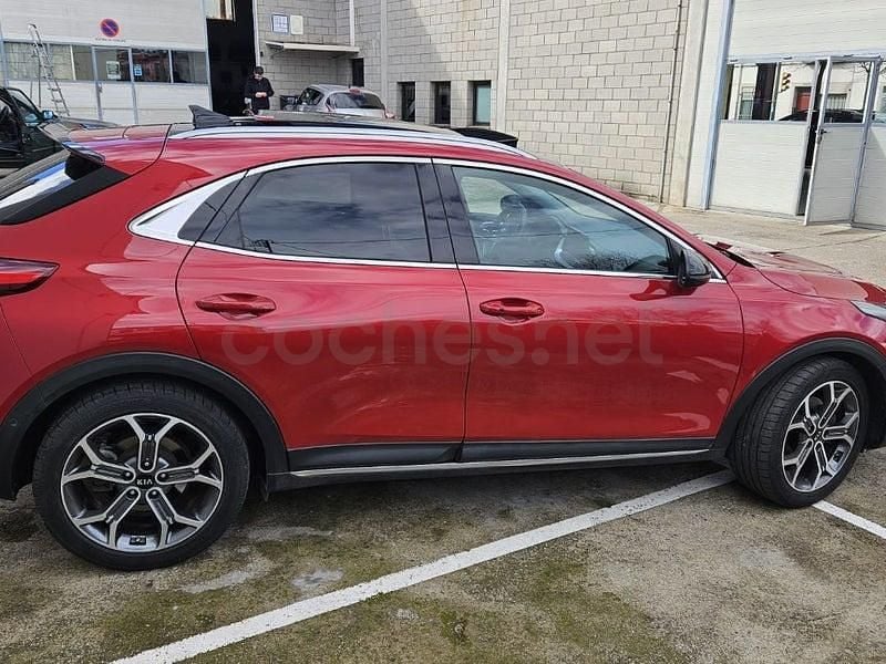 Usado Kia XCeed 140 CV (102 kW) 2020 Granate SUV