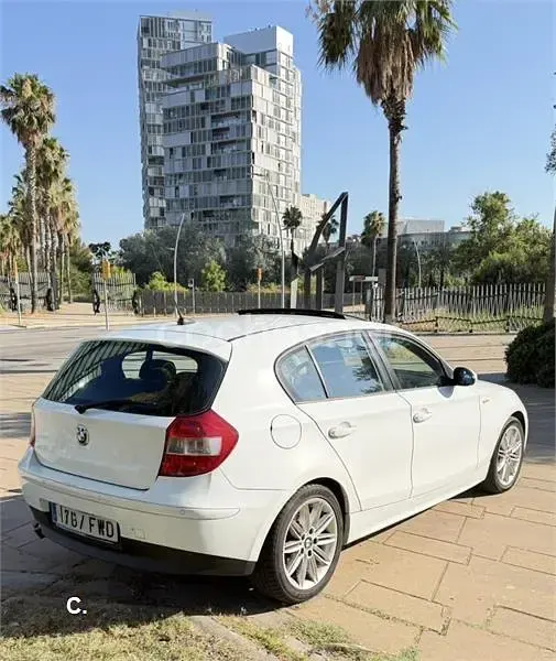 Usado BMW 118 122 CV (89 kW) 2006 Blanco Utilitario
