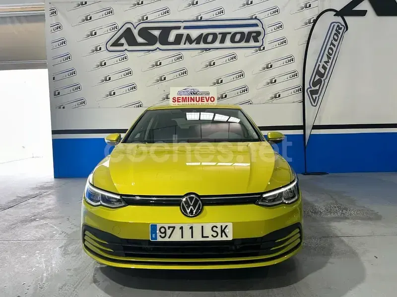 Usado VW Golf VIII Life 115 CV (84 kW) 2022 Verde Berlina