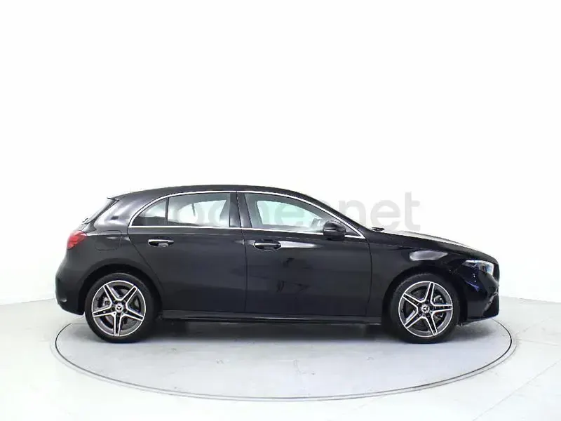 Usado Mercedes A250 218 CV (160 kW) 2025 Negro Berlina