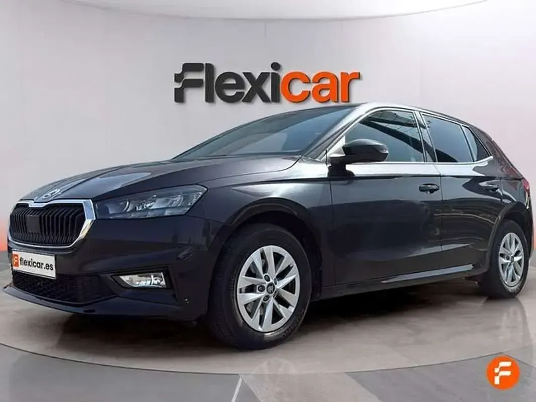 Usado Skoda Fabia Selection 116 CV (85 kW) 2025 Negro Utilitario