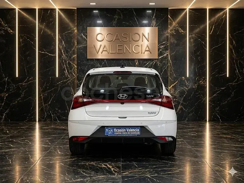 Usado Hyundai i20 100 CV (73 kW) 2021 Blanco Utilitario