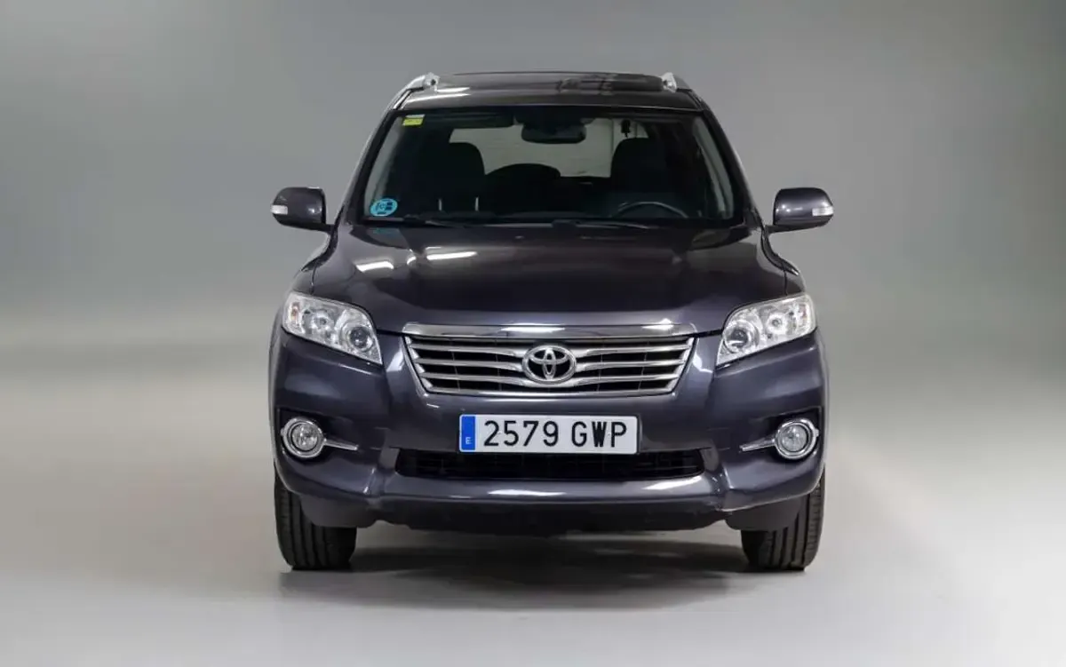 Usado Toyota RAV4 Advance 158 CV (116 kW) 2010 Gris SUV