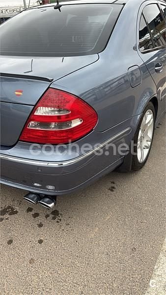 Usado Mercedes E280 Avantgarde 190 CV (139 kW) 2005 Azul Berlina