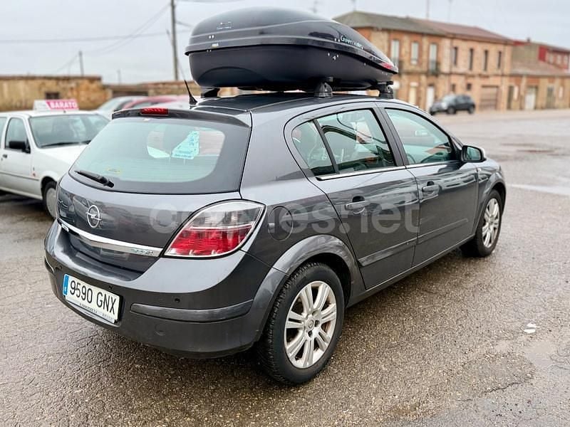 Usado Opel Astra Enjoy 110 CV (80 kW) 2009 Negro Berlina