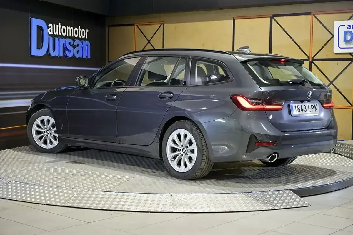 Usado BMW 320e 190 CV (139 kW) 2021 Gris / plata Familiar