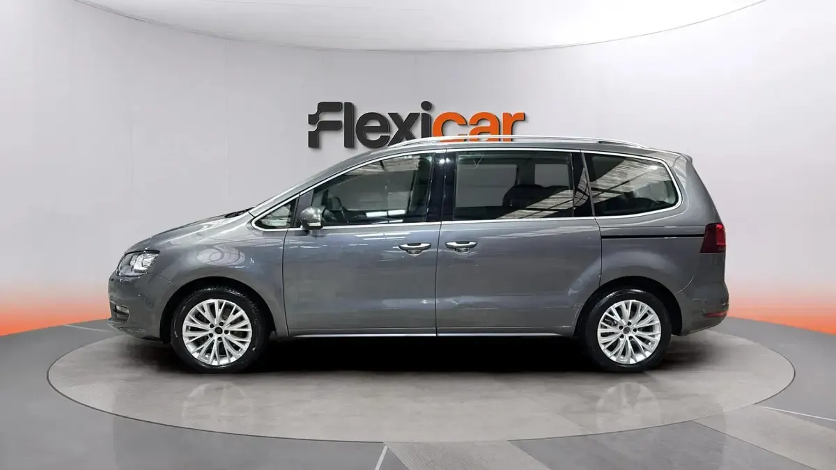 Usado VW Sharan Advance 150 CV (110 kW) 2018 Gris Monovolumen