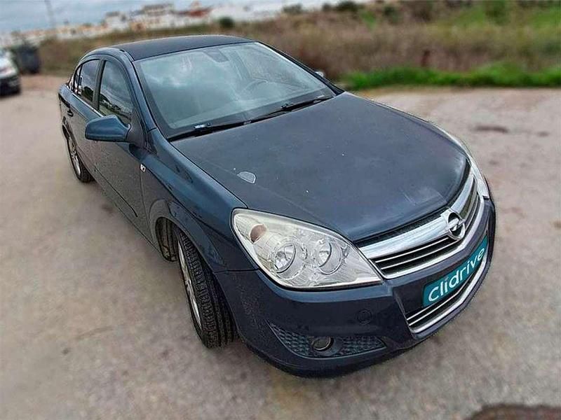 Usado Opel Astra Edition 110 CV (80 kW) 2010 Azul Berlina