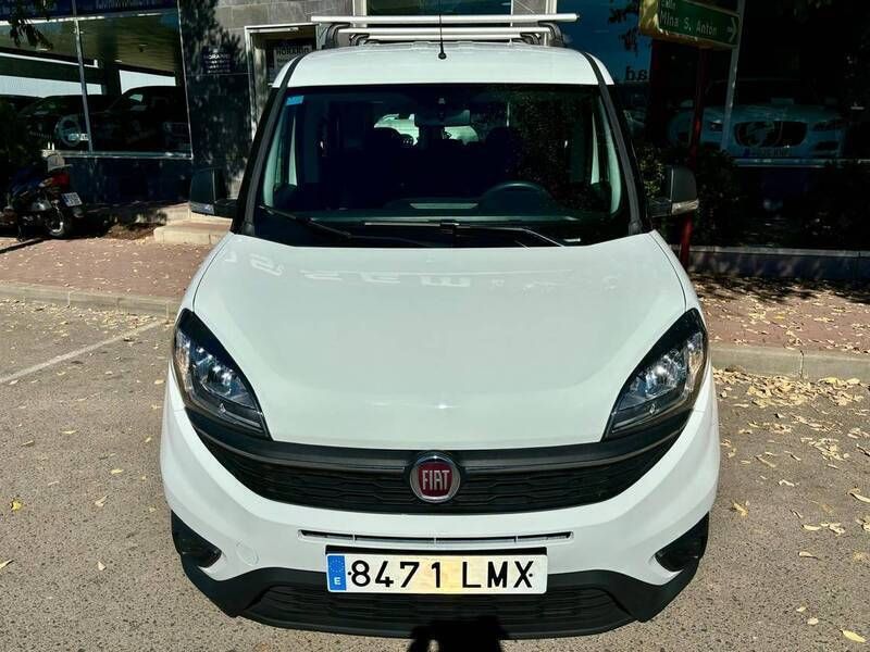 Usado Fiat Doblò 95 CV (69 kW) 2021 Blanco Monovolumen