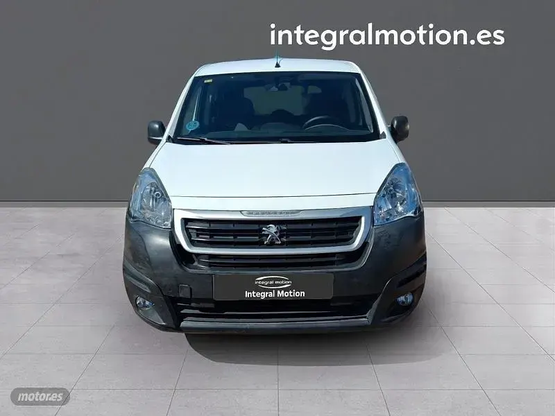 Usado Peugeot TePee Access 75 CV (55 kW) 2016 Blanco Van